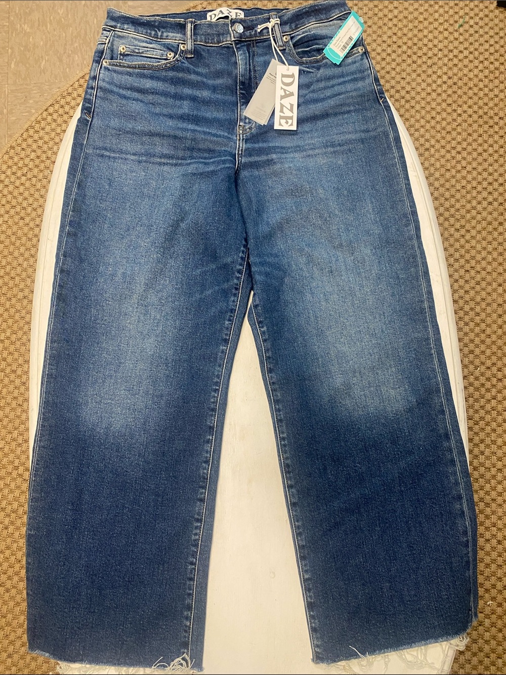 DAZE Relaxed Boyfriend Jeans in Medium Blue